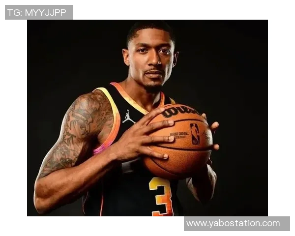 卢指导赞比尔对抗训练表现出色移动能力令人印象深刻 卢指导赞比尔对抗训练表现出色移动能力令人印象深刻