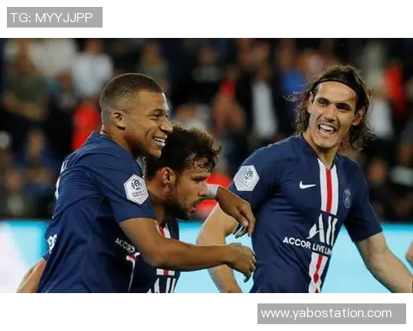 伊布与维拉蒂圣诞假期合影手表总价值超200万美元引关注