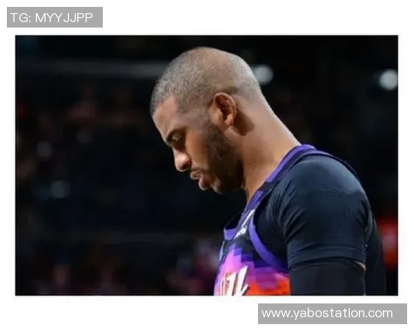 卡梅隆约翰逊膝伤严重痛苦倒地提前退场球迷心疼不已